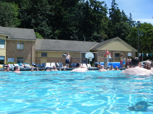 xlbears:  The XLBears took a dip in Colman pool last weekend and someone had an underwater camera!