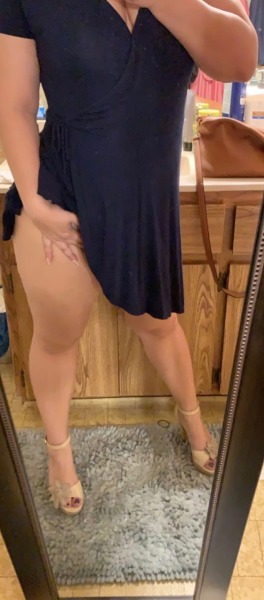 coveredsunshine-deactivated2020:Dresses are fun. So are my thighs ☺️😉