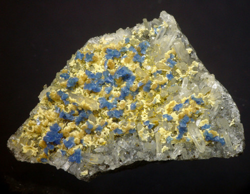 Vauxite and Childrenite on Quartz matrix - Siglo X X Mine, Llallagua, Potosi Department, Bolivia