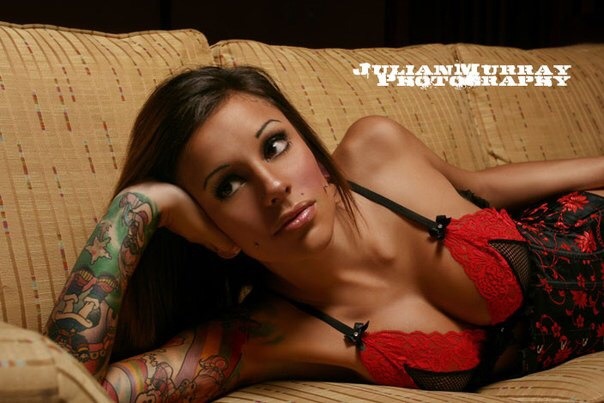Tattoo'd ladies&metal