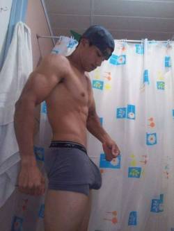 chavosbuenosyvergones:  Sigue / Follow:chavosbuenosyvergones.tumblr.comhornystr8guys.tumblr.com