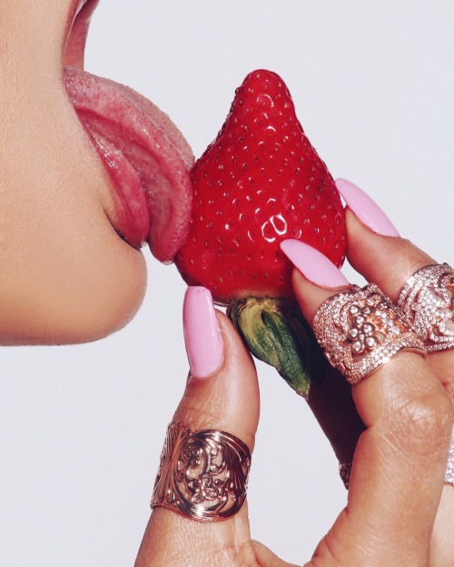 http://monique-victoria.tumblr.com/post/149722727489