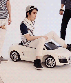 kyungso:  kyungsoo in his car 