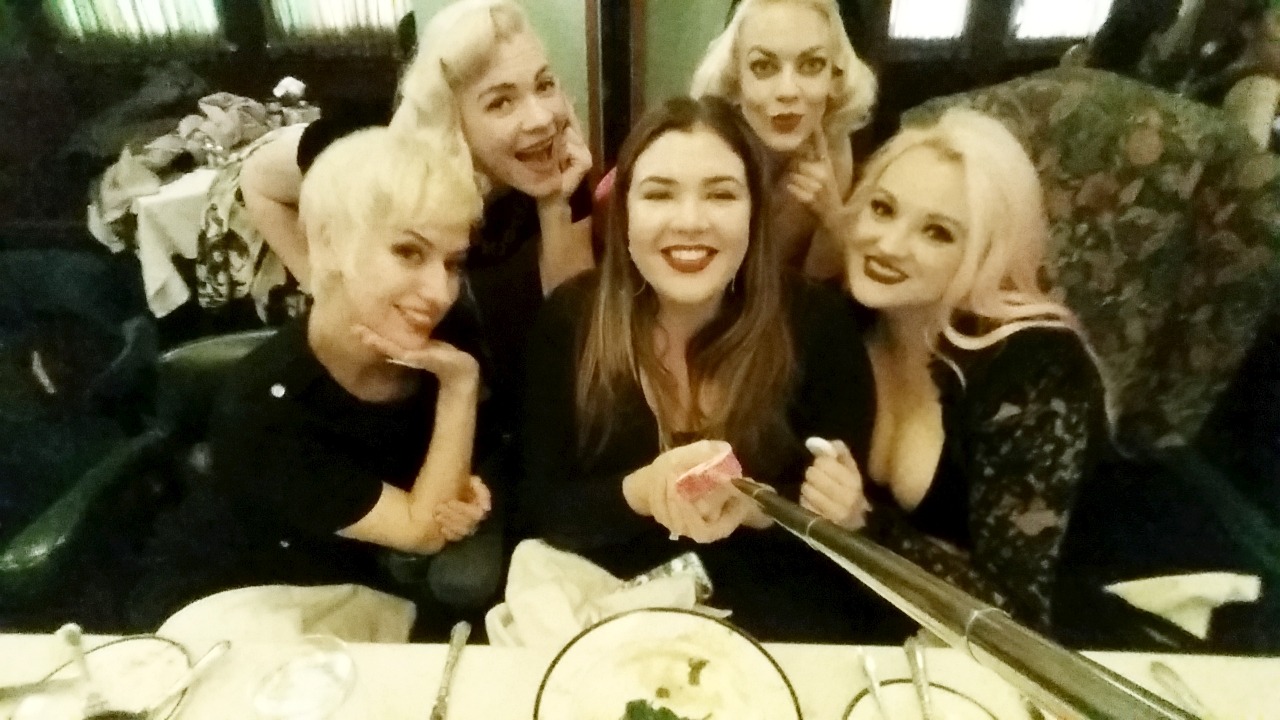 disneylandsprincess:  Pinupgirlclothing holiday party!  So in love with the Gilda