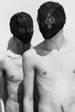 66lanvin:  strangeforeignbeauty:  Photographed by Salvatore Caputo // Styled by Paolo Zagoreo for Dust Magazine #6 | Maison Martin Margiela Artisanal  BLACK tie REDUX……….No.5 