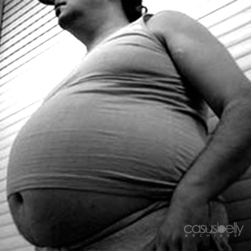 casusbelly-it:for a gainer nothing is more exciting than living his body transformation day after day.