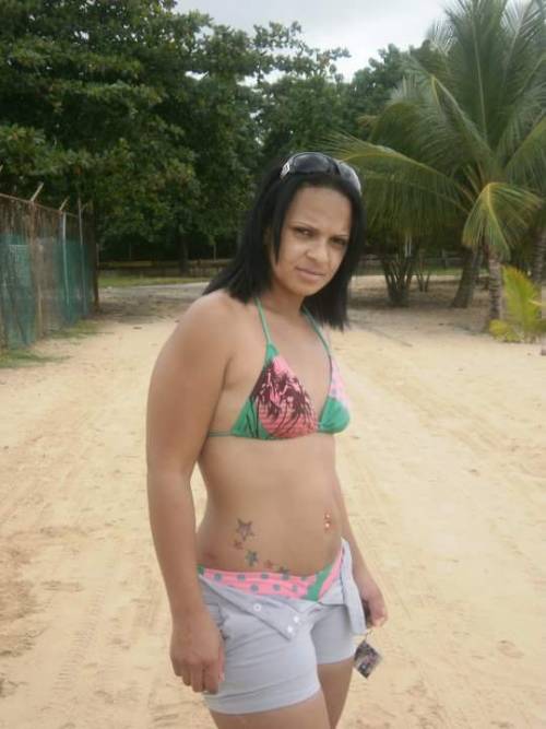 bellakasprsworld:Me preguntan si alguien tiene fotos de este maquinon de hembra de orocovis….