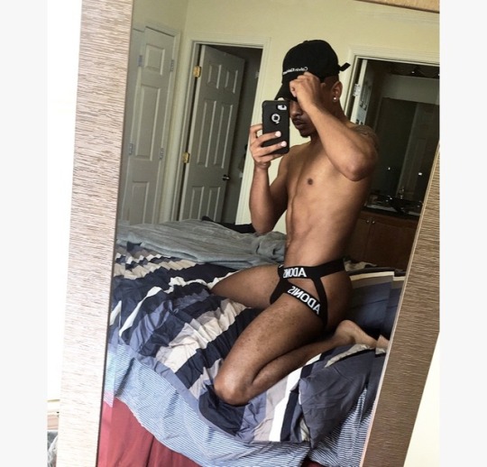 leeknasty:  👅 lick me like a stamp 