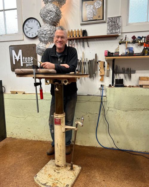 Every once in a while I remember that my carving table is height adjustable. Perfect for carving the