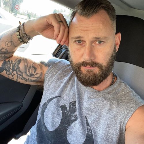 https://64.media.tumblr.com/841a29751a94dfd3a7c03e98de48a26c/c26e70f24bdf006e-95/s500x750/8086f7df7da492fd9c02dadec365bd79e8de4a22.jpg