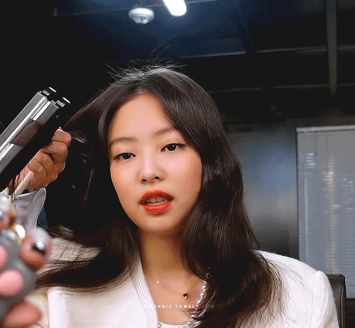 Jennie’s Choice: Cat Paw Game!