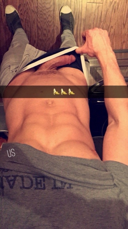 letmetakeadicpic: Nothing better than a guy showing off what he’s got! If you’d like to 