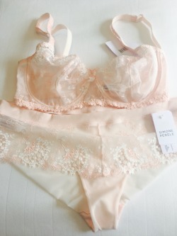 redlippedsweetheart:  I got a new lingerie