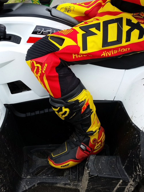 amazing red-yellow Fox MX gear and boots - as seen today