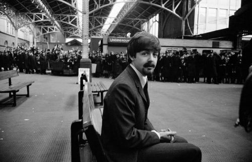 the-cosmic-empire: Paul in disguise, during the filming of A Hard Days Night at Paddington Station, 