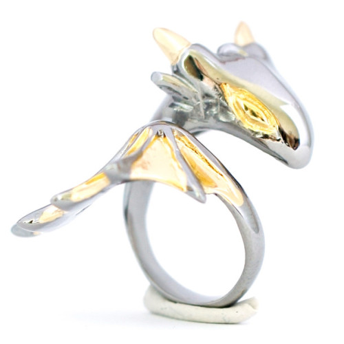 bewaretheides315: TINY DRAGON RING, GET ON MY FINGER!