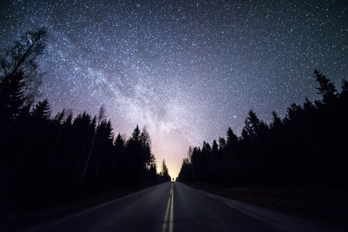 landscape-photo-graphy:Starry Skies by Mikko LagerstedtSelf-taught Finnish photographer Mi