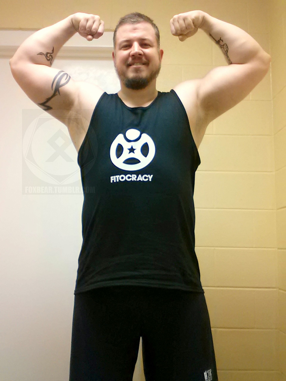 foxbear:   New Fito Shirt, Old Singlet Goodness So, I got my new Fitocracy tank