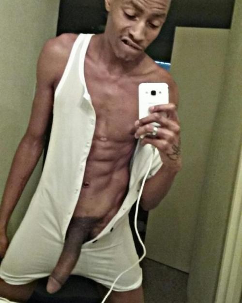 armyboii11inch:  Hmmmmmmmmmmmmm; nice, BIGG, lonnnng and juiccee