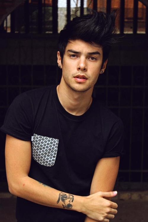 12sexyguys:  Kissable (via wescalou on Tumblr: http://bit.ly/KwuRkD) Follow http://12sexyguys.tumblr.com