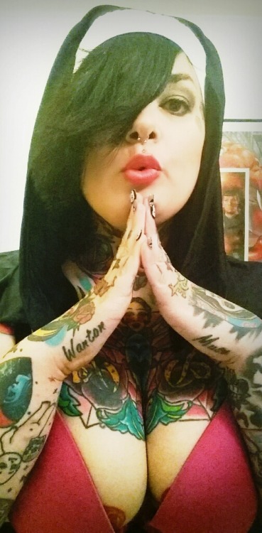 kittyqsplaythingsrevue:  Let us pray…