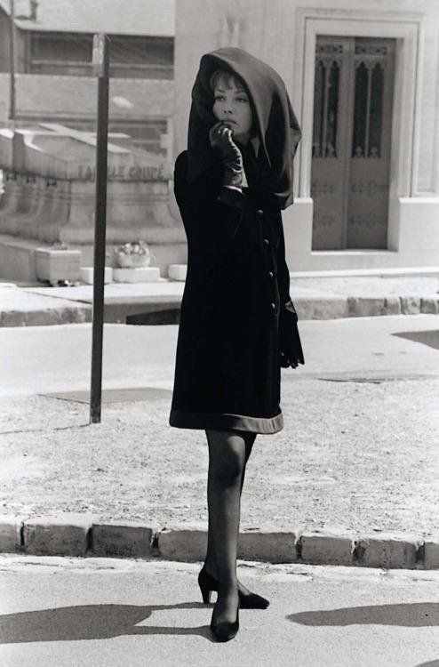 Jeanne Moreau photographiée par Anne Wiazemsky sur le plateau du film La mariée était en noir, 1968 