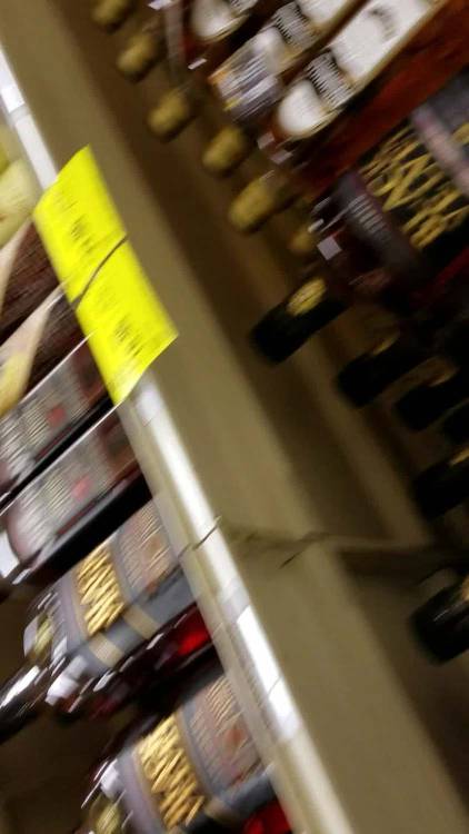Porn Pics Attempted upskirt and pawg in liquor store