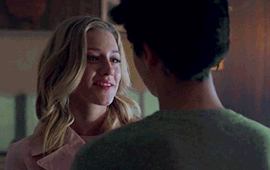 Lili Reinhart + Cole Sprouse in ‘Riverdale’ #lili reinhart#cole sprouse#bugheadedit#jughead jones#betty cooper#riverdale#nsfw#kitchen#bowwowgifs