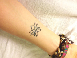 soulflowur:  my lotus flower tattoo on a
