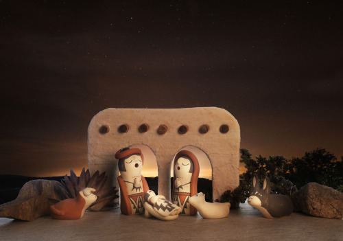 ADVENT CALENDAR DAY FOUR Using traditional Pueblo methods, Yolanda Toya Toledo digs her clay on the 