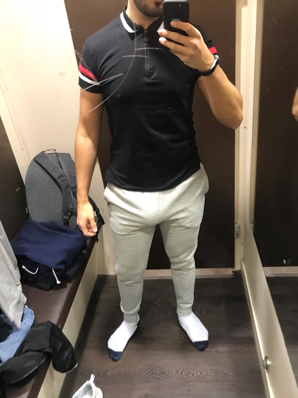 hungxxlbulge:  “These sweatpants are all that fits me right now”   via  Gridllr.com 