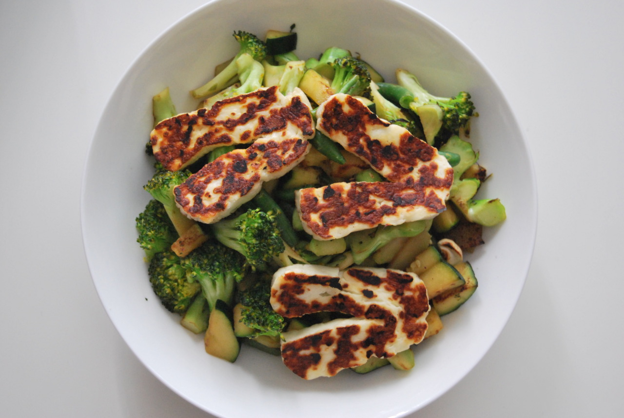 absolutelyprecious:  Sautéed broccoli, zucchini, green peppers and green beans with