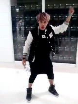 howllikeawolfwoops:  touching-exos-butts:  blacknoonajade:  jujulielie: Kai’s fanboy!