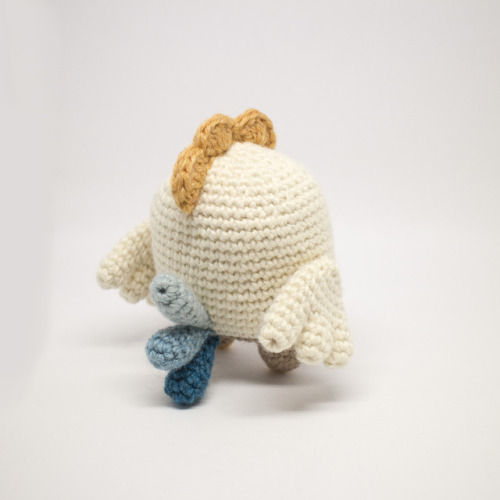 Here’s a little amigurumi chicken I made using a pattern from Lalylala. Get all the details on