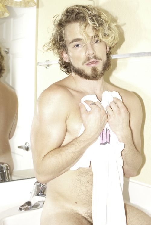 ianjacobportfolio:  Ian Jacob in #DaddyIssues by Mariana Bellot-Flores