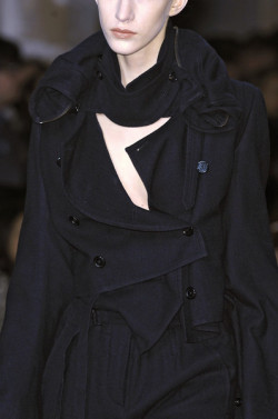 darkclothes:  geiravor:  Ann Demeulemeester  black clothes 