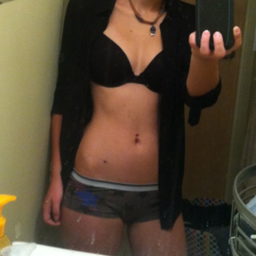 the-lonely-lesbian-stoner:  Im uploading these without editing them i hope there still good :)