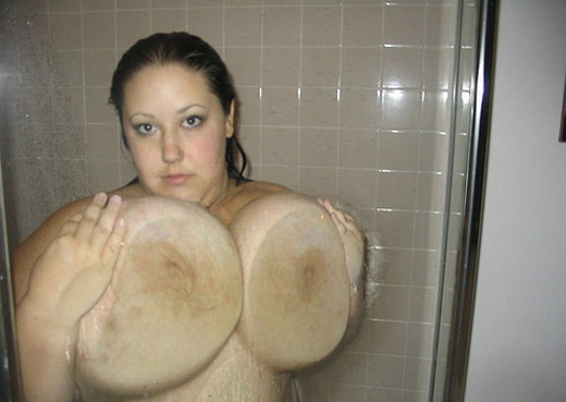 hugegirls:  http://hugegirls.tumblr.com/