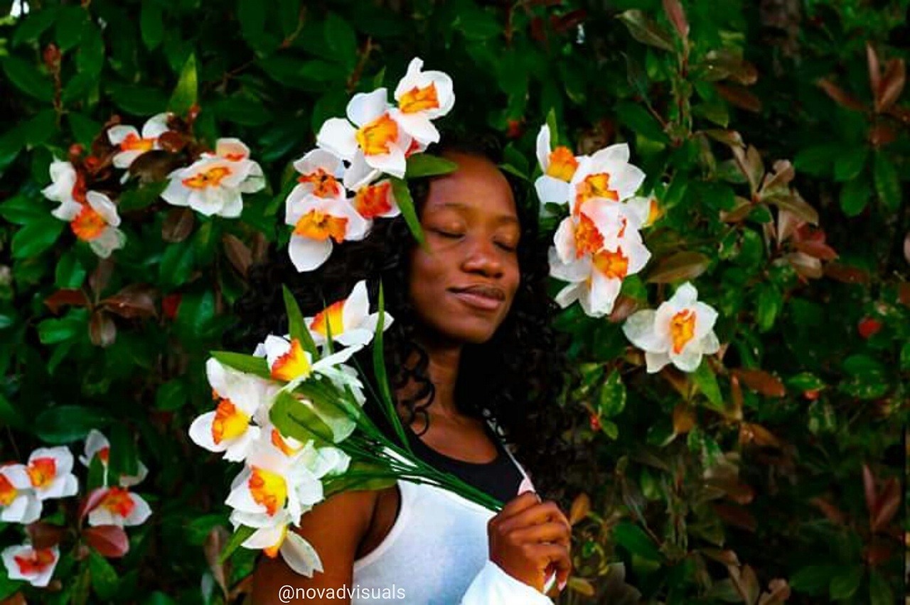 thatgirlisgroovy:  My new series:  The Sunkissed Collection🌴🍊  Photographer
