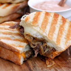 foodsforus:  Pot Roast Patty Melts