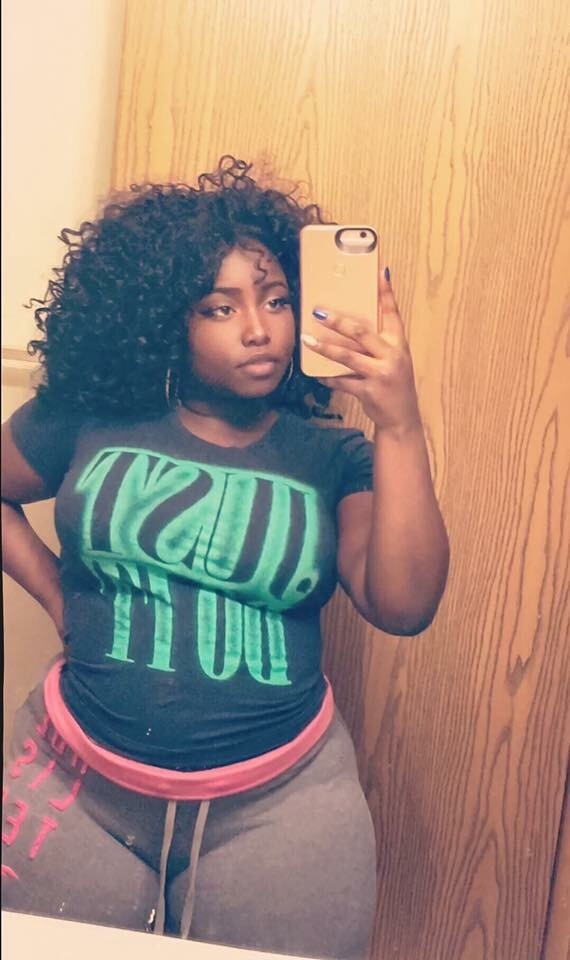 heyyreene:  Add me on Snapchat Heyyreene Send me 1$ for Christmas 🎄❣️😌💝