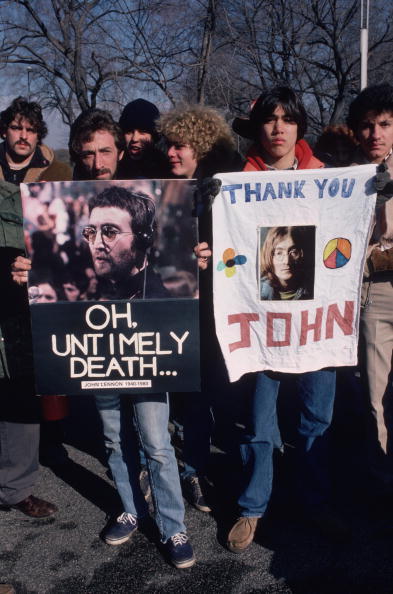 ibxngthedrums: People gathered at Central Park, New York, to mourn the death of John Lennon; Decembe