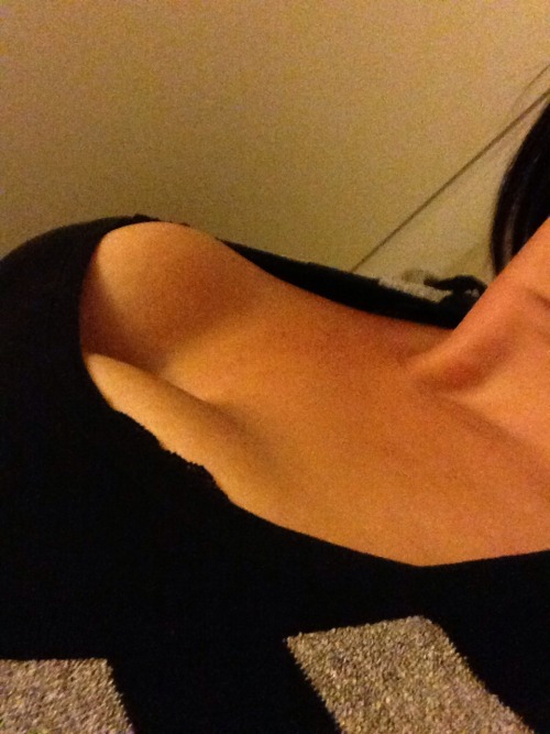 Holy wow…! what big smoking hot sexy boobs & love her face look very hot sexy witch gorgeous.. even her pussy very hot horny !! I want to meet her.. I want her come to meet me  & I feel want to fuck her .. I love her act look very hot