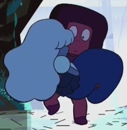 sweaterpearl:  i really admire how gentle ruby is when she touches sapphire… it makes my heart hurt in ways i can’t describe