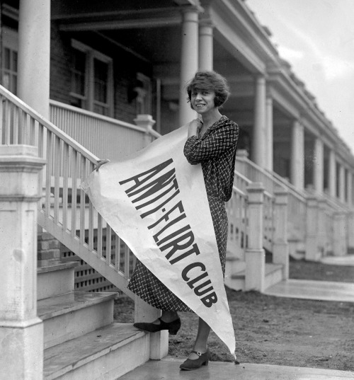 plasmalogical: mewnette: back-then: The Anti-Flirt Club was an American club active in Washington, D