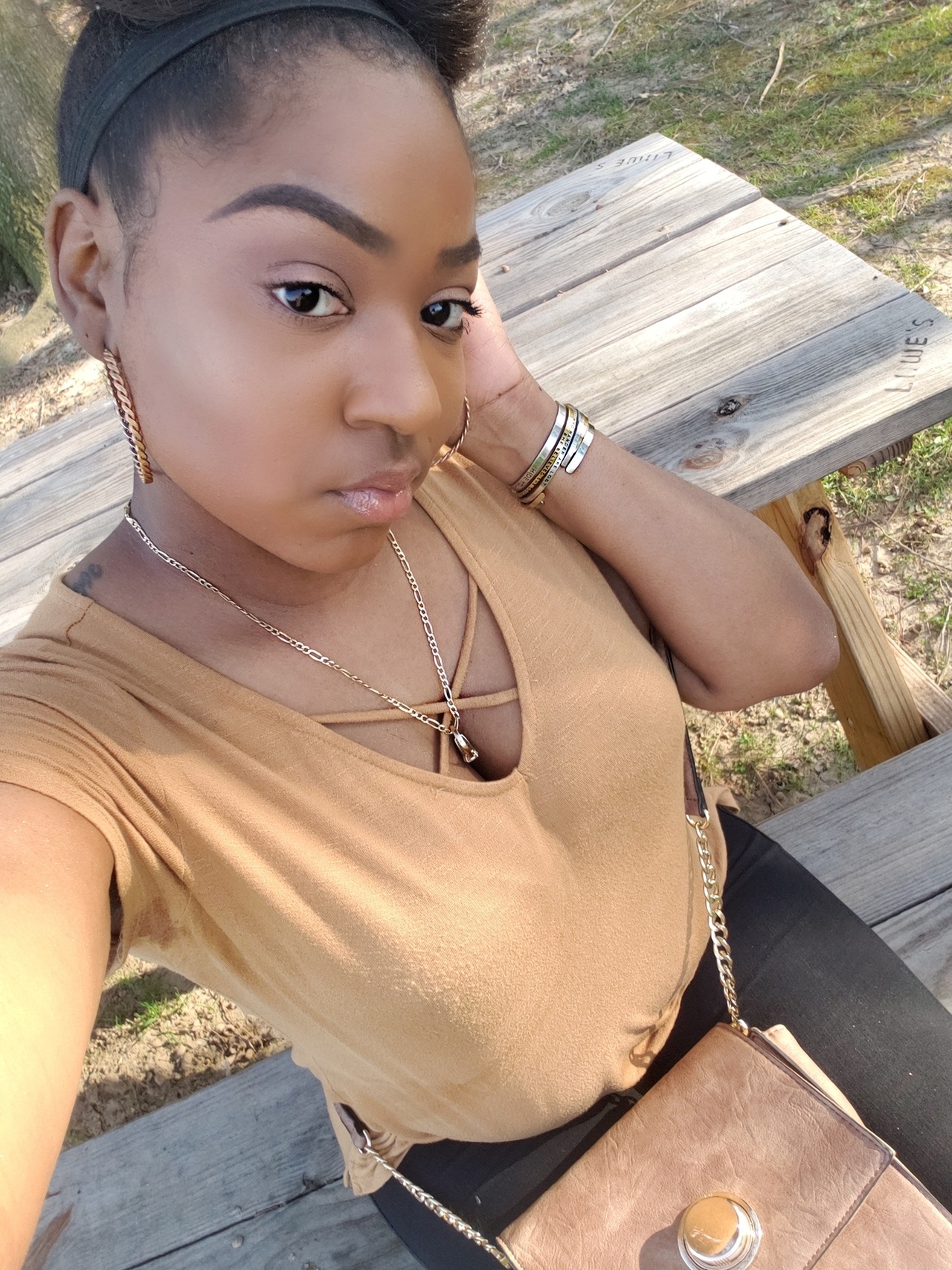 fcuktheehype:Glow Day 🌟