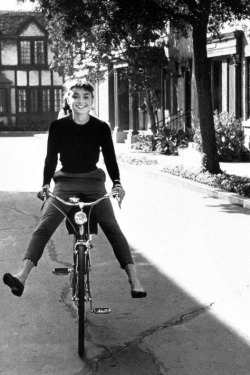 missingaudrey:  Portrait of Audrey Hepburn at the location of Sabrina, 1953. Photo by Mark Shaw.  