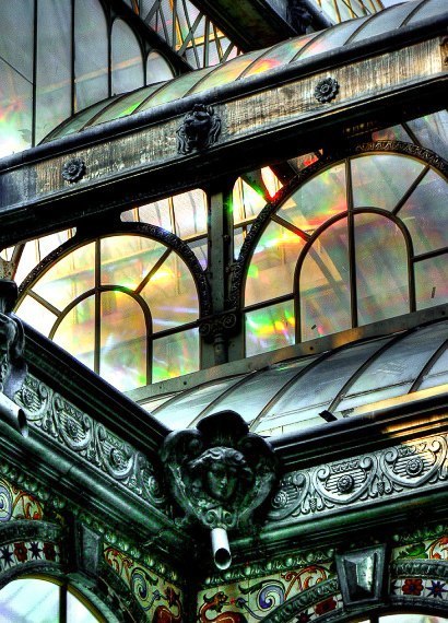 steampunktendencies:    Palacio de Cristal (Crystal Palace), Madrid, Spain.Built in 1887, the architect Ricardo Velazquez.     Artist Kimsooja, To Breathe – A Mirror Woman   