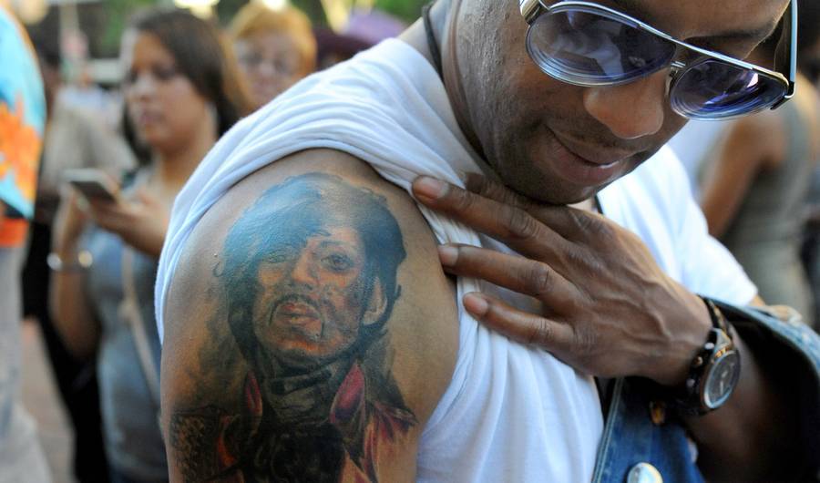 micdotcom:  micdotcom:   Stunning photos capture Prince’s inspiring “Rally 4