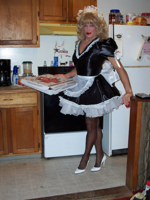 sissymaidlove: aleesha the sissy maid in her wonderful uniforms
